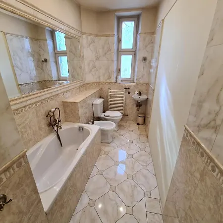 Krysztalowy Апартаменты Катовице